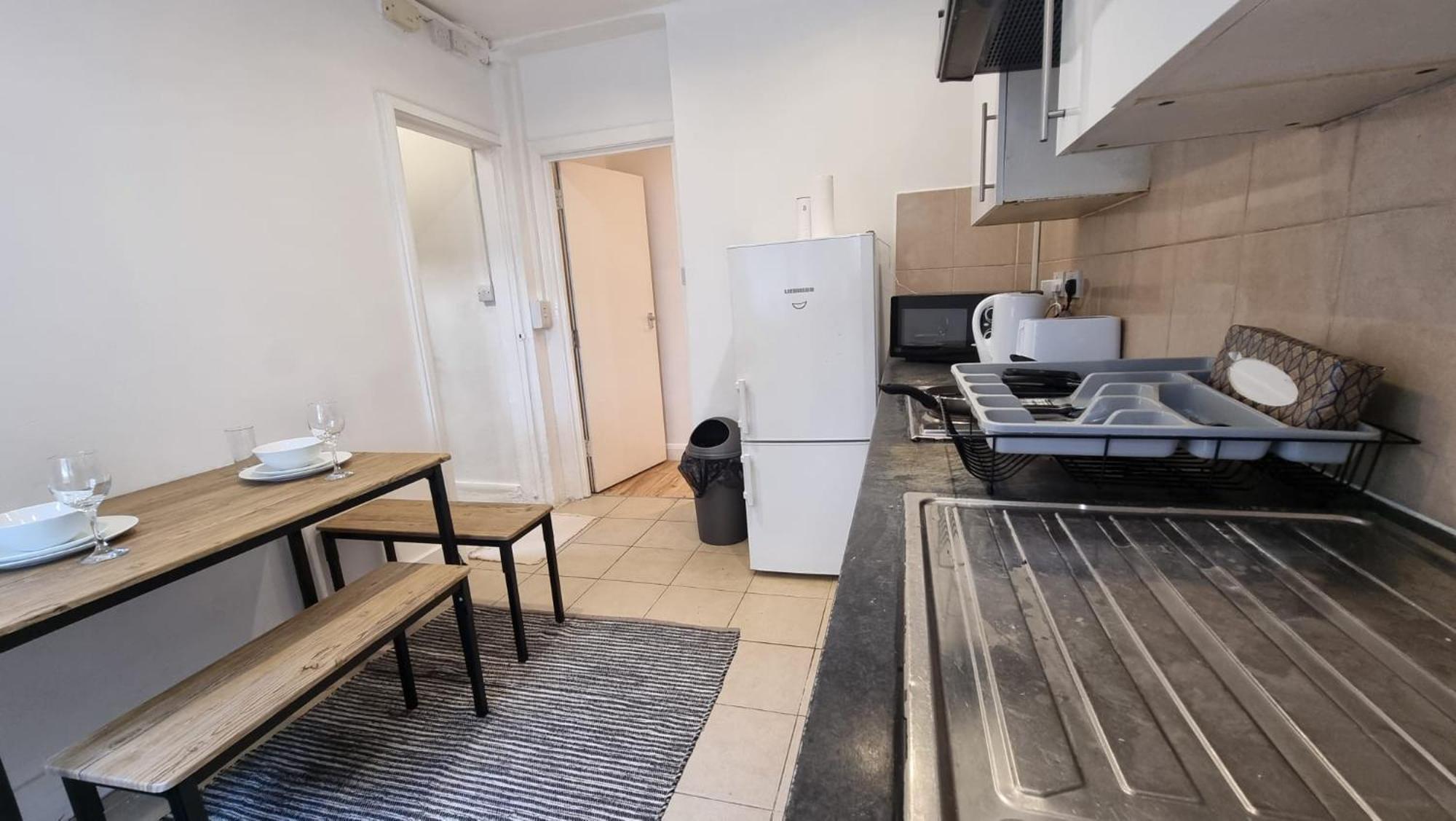 2 Bed Ground Floor Flat With Garden Next To Turnpike Lane Tube & Bus Apartament *