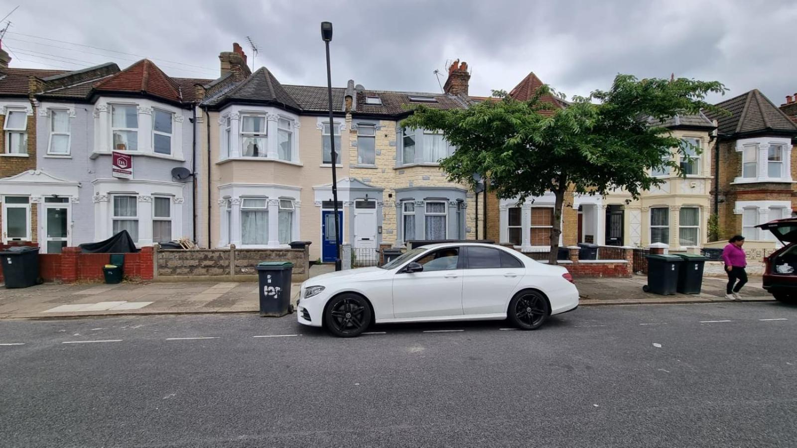 2 Bed Ground Floor Flat With Garden Next To Turnpike Lane Tube & Bus * Londra